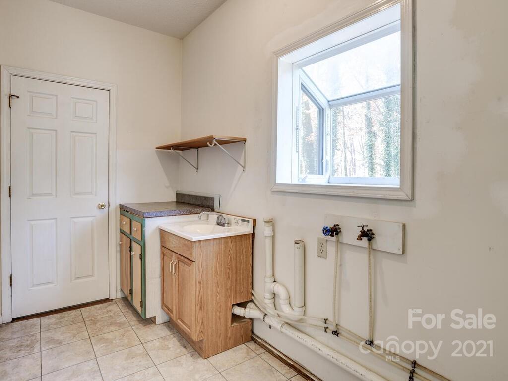 10 Old Asbury Road Candler NC 28715