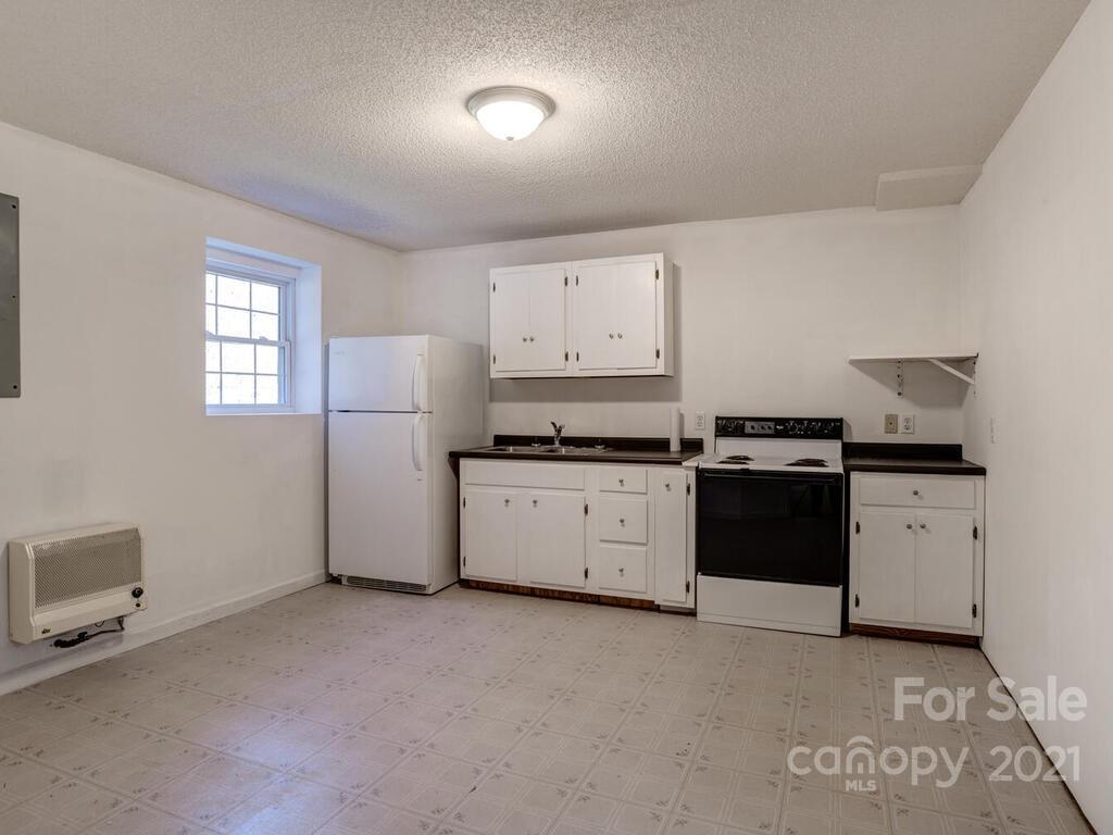 10 Old Asbury Road Candler NC 28715
