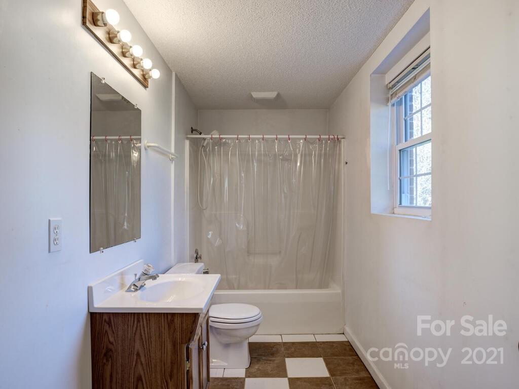 10 Old Asbury Road Candler NC 28715