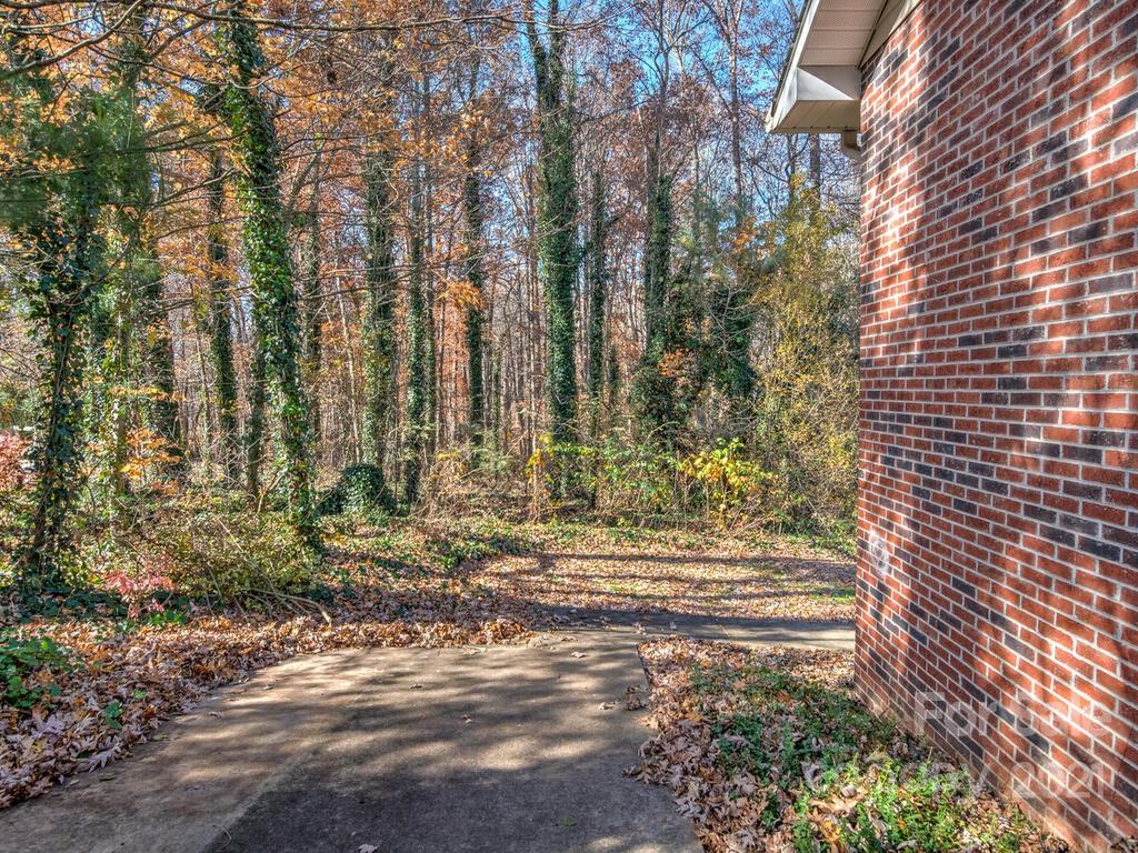 10 Old Asbury Road Candler NC 28715