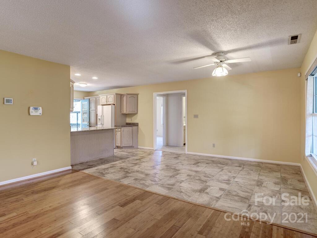 10 Old Asbury Road Candler NC 28715