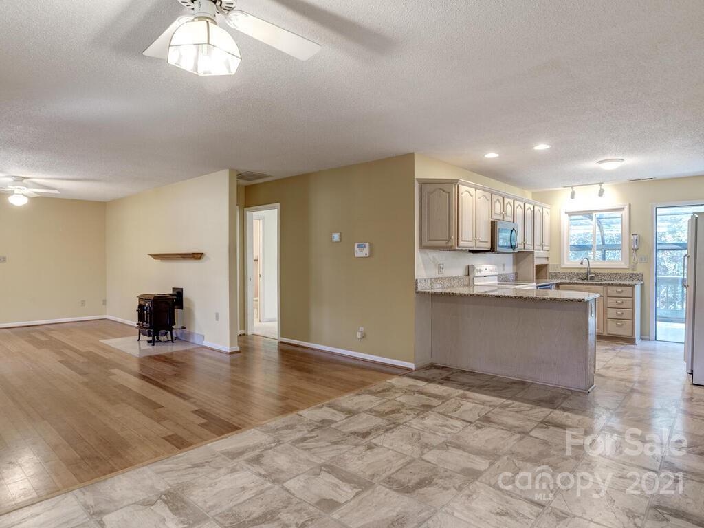 10 Old Asbury Road Candler NC 28715