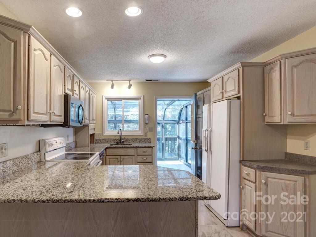 10 Old Asbury Road Candler NC 28715