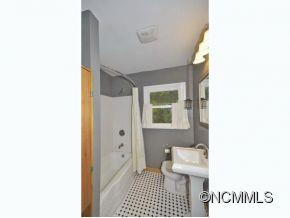 39 Hibriten Drive Asheville NC 28801