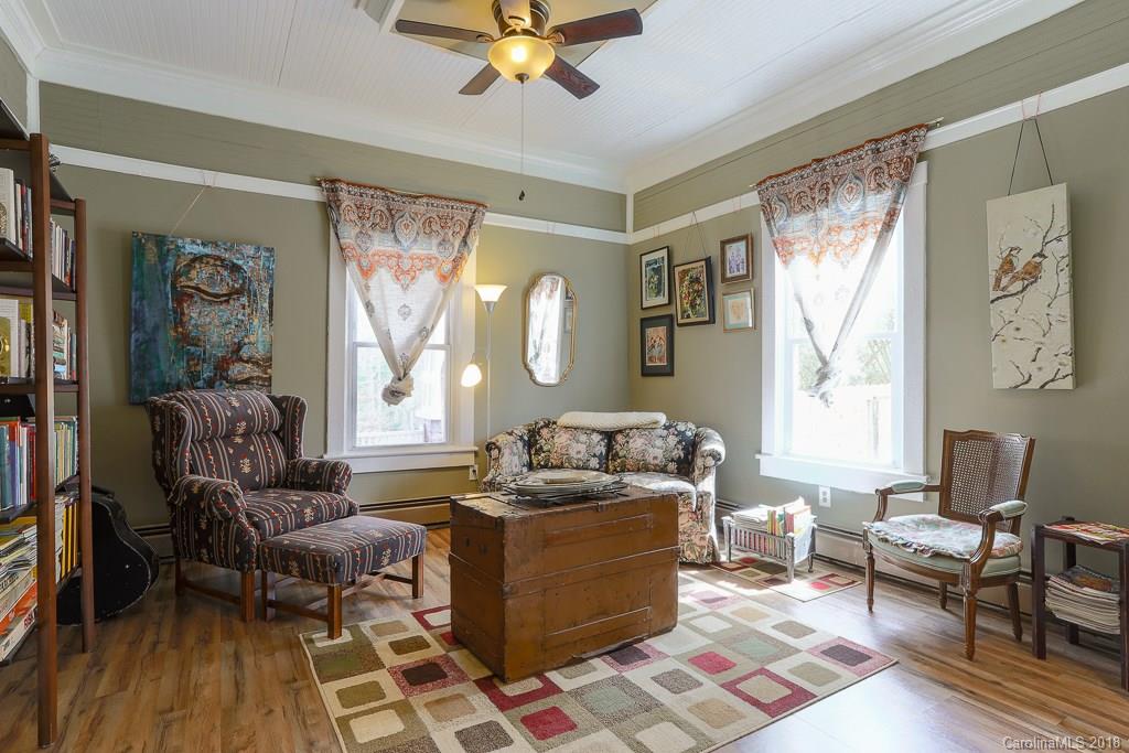 190 Elk Mountain Road Asheville NC 28804