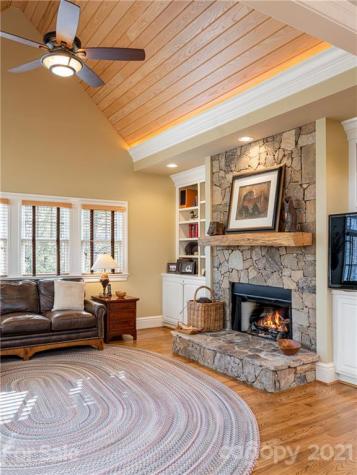 1643 Olmsted Drive Asheville NC 28803