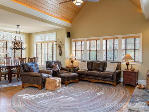 1643 Olmsted Drive Asheville NC 28803