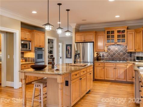 1643 Olmsted Drive Asheville NC 28803