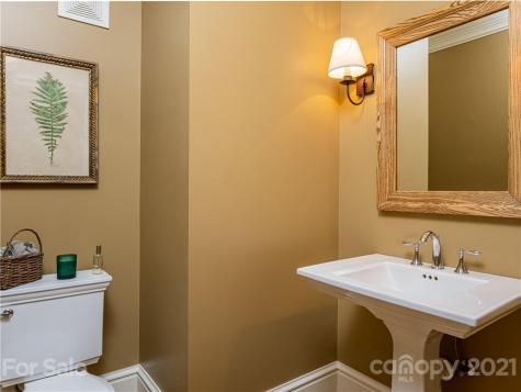 1643 Olmsted Drive Asheville NC 28803