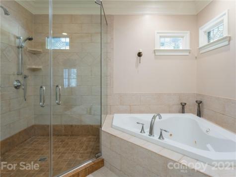 1643 Olmsted Drive Asheville NC 28803