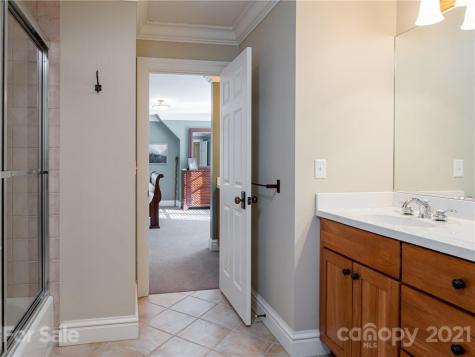 1643 Olmsted Drive Asheville NC 28803