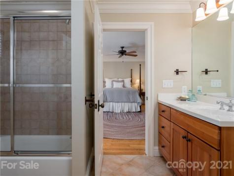1643 Olmsted Drive Asheville NC 28803