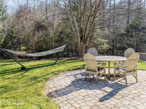 1643 Olmsted Drive Asheville NC 28803