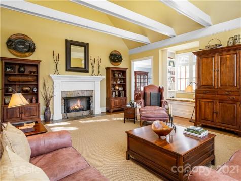 1643 Olmsted Drive Asheville NC 28803