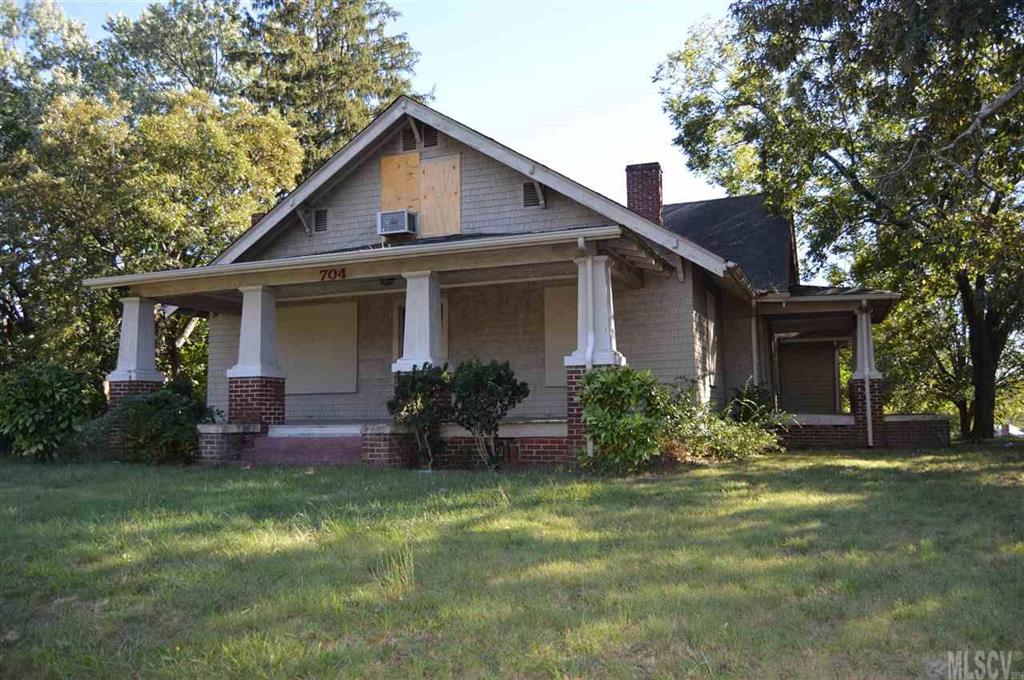 704 2nd Avenue SE Hickory NC 28602