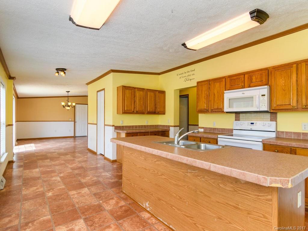 11 Powder Horn Trail Weaverville NC 28787