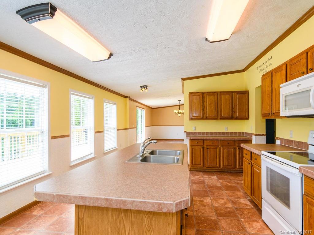 11 Powder Horn Trail Weaverville NC 28787