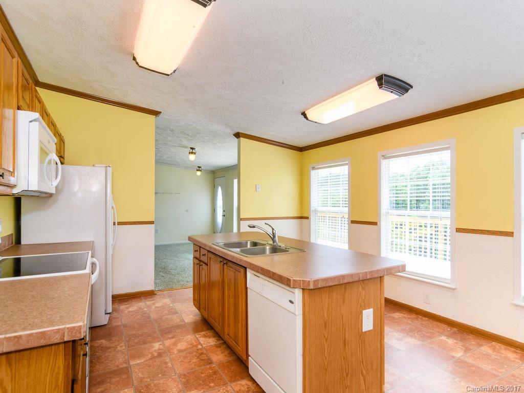 11 Powder Horn Trail Weaverville NC 28787