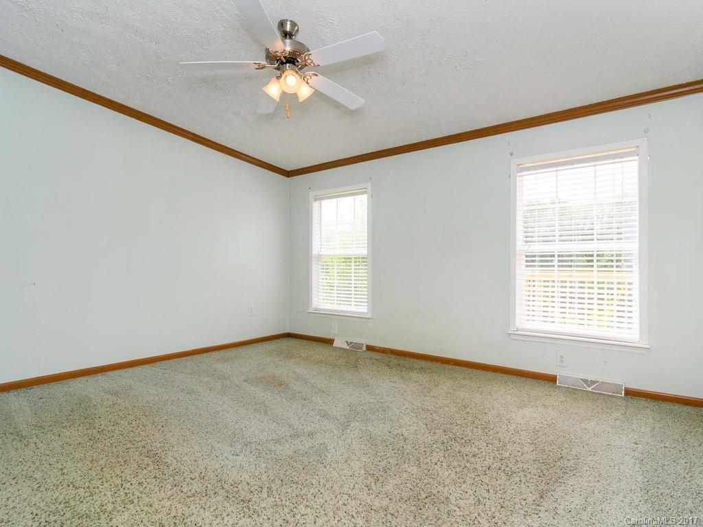 11 Powder Horn Trail Weaverville NC 28787