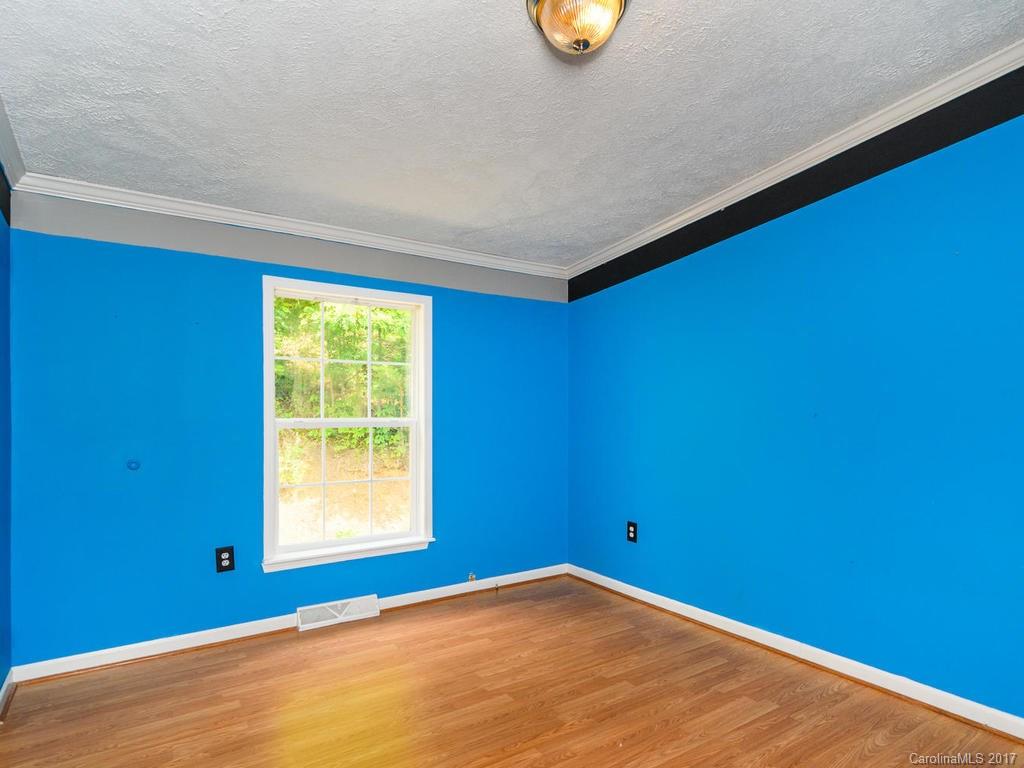 11 Powder Horn Trail Weaverville NC 28787