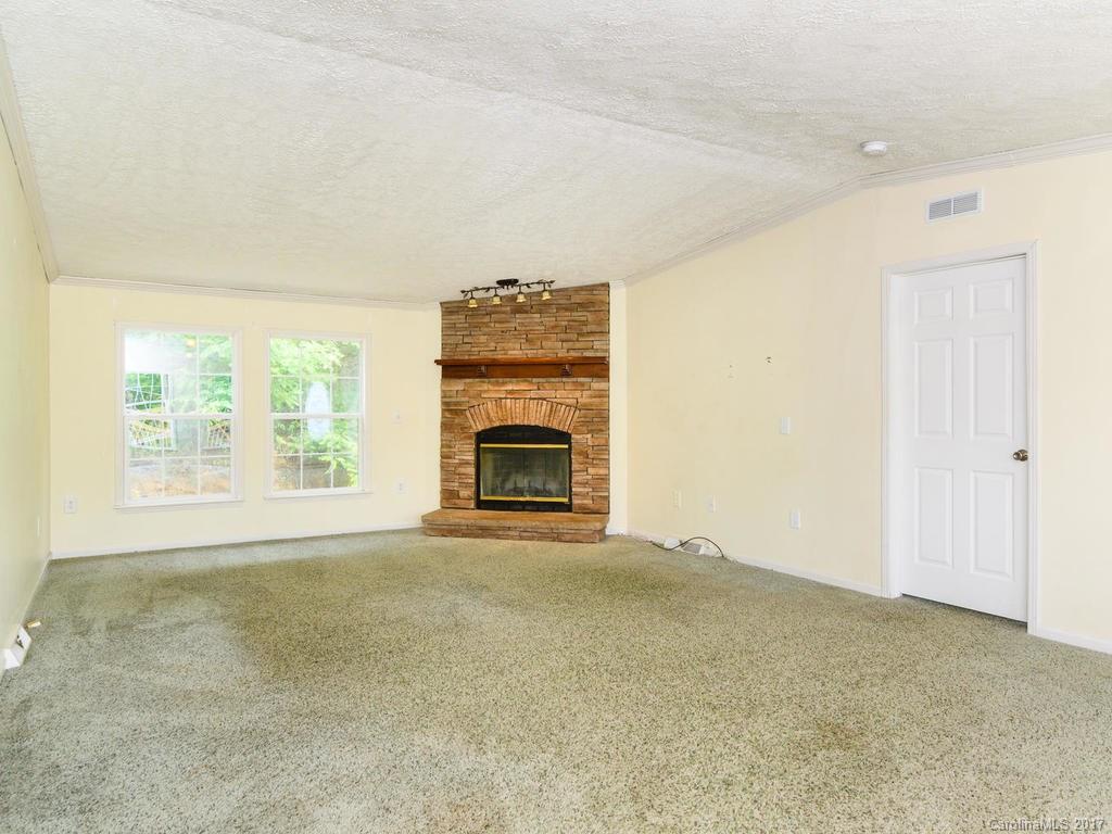 11 Powder Horn Trail Weaverville NC 28787