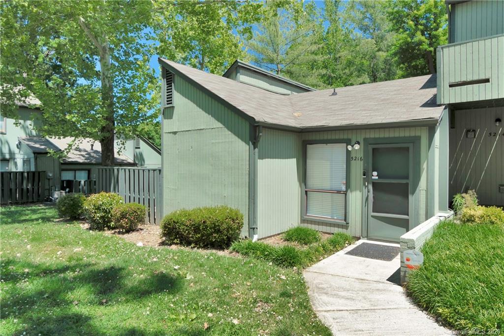 5216 Farm Pond Lane Charlotte NC 28212