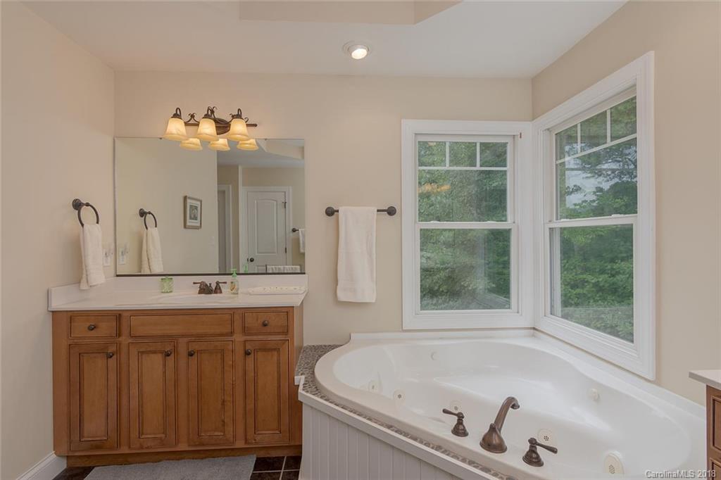 37 Hope View Road Swannanoa NC 28778