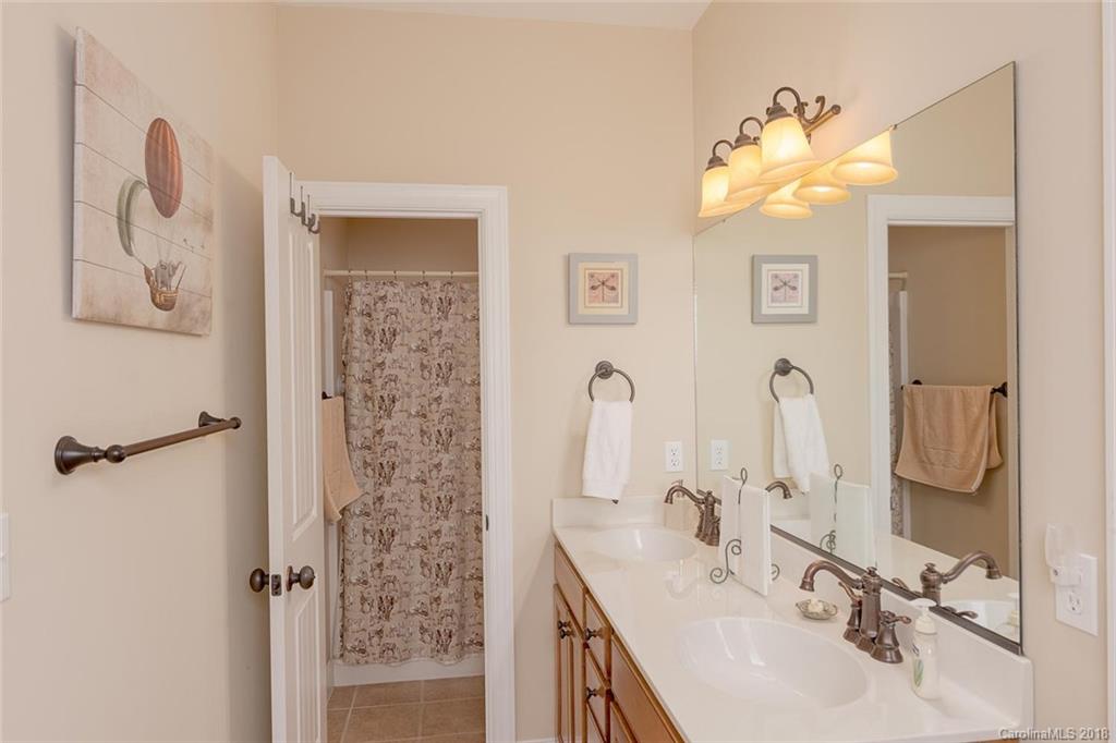 37 Hope View Road Swannanoa NC 28778