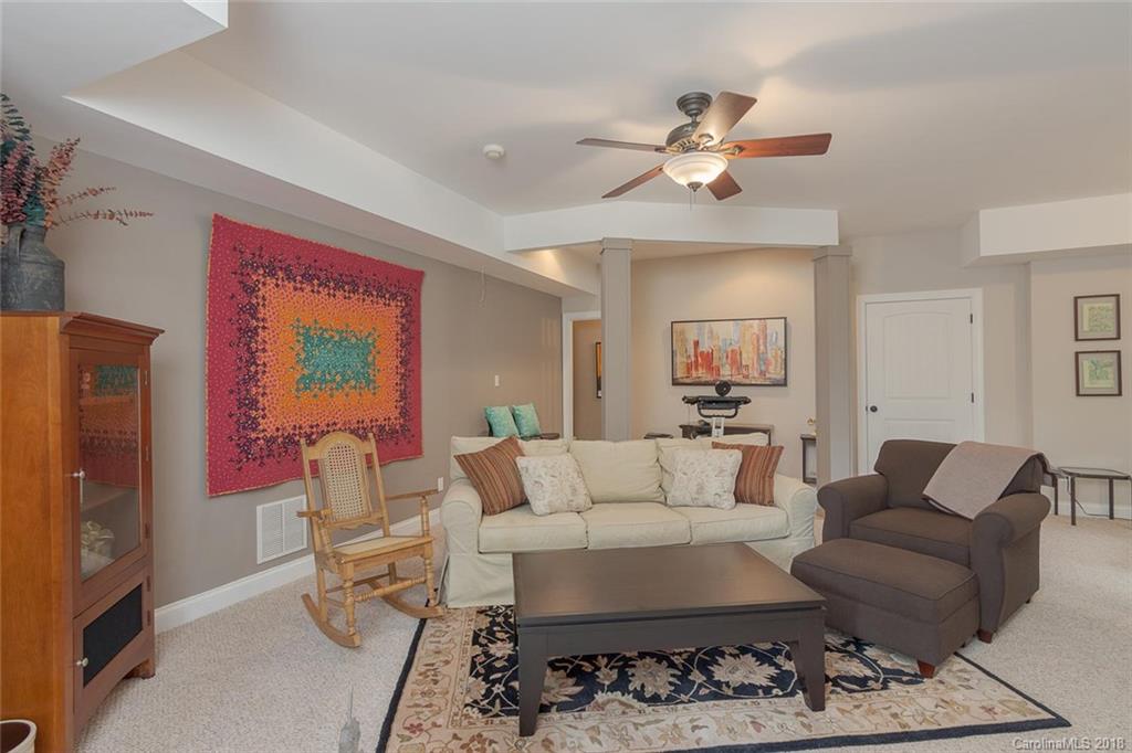 37 Hope View Road Swannanoa NC 28778