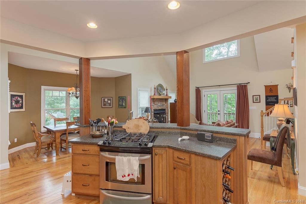 37 Hope View Road Swannanoa NC 28778
