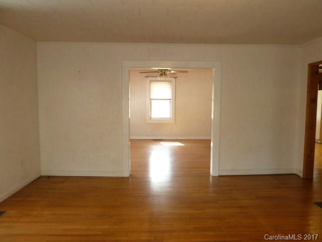 687 Starnes Cove Road Asheville NC 28806