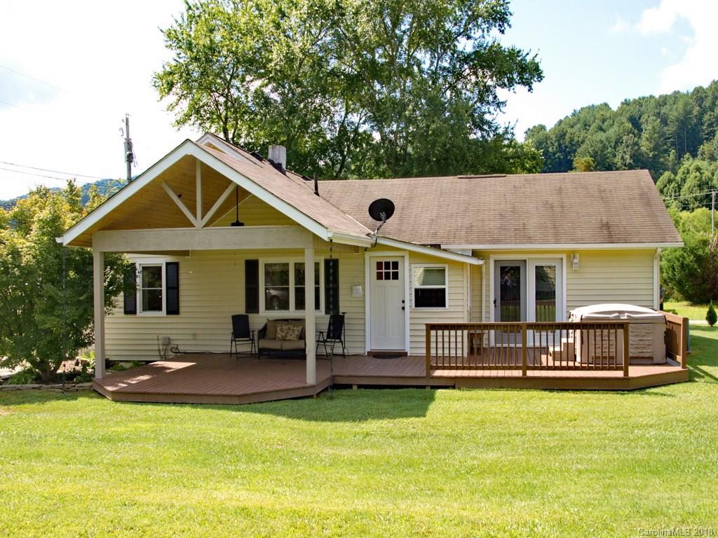 15 Bennett Street Burnsville NC 28714