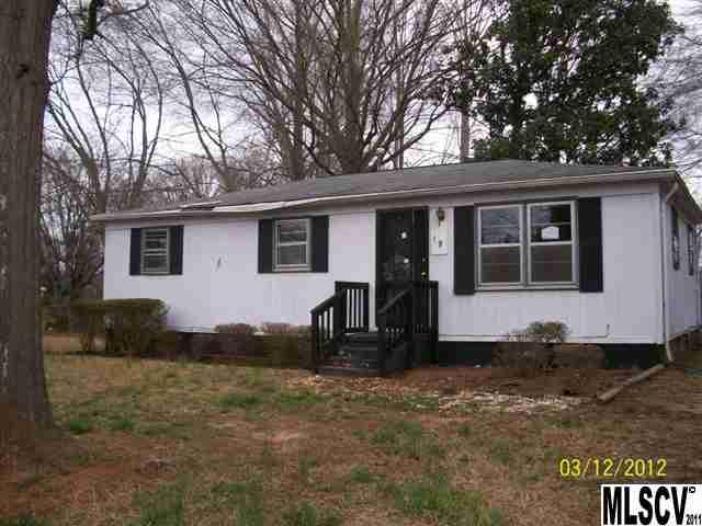 19 N Davis Avenue Newton NC 28658