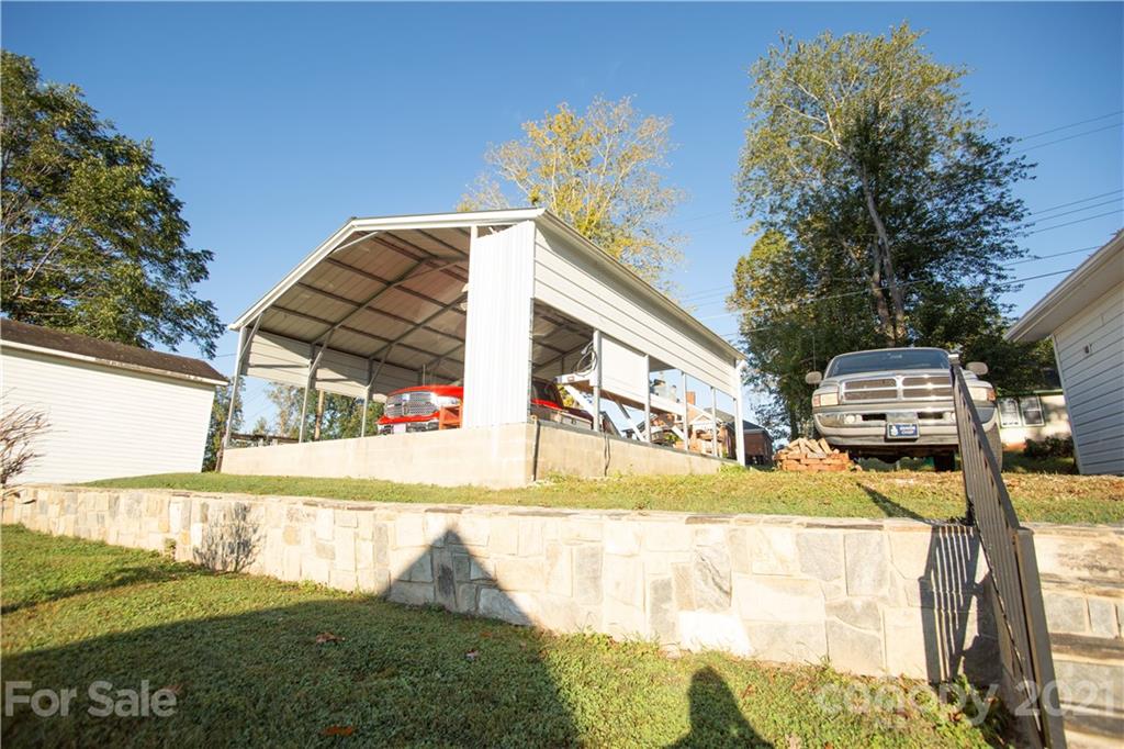 457 E Court Street Marion NC 28752