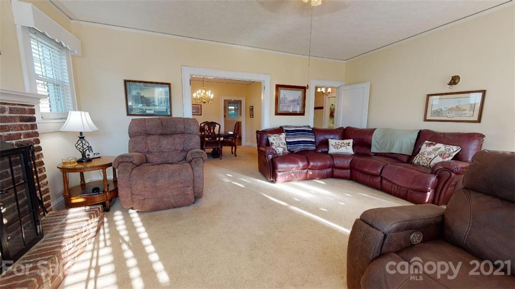 457 E Court Street Marion NC 28752