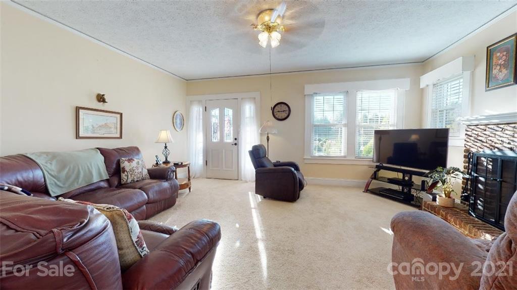 457 E Court Street Marion NC 28752