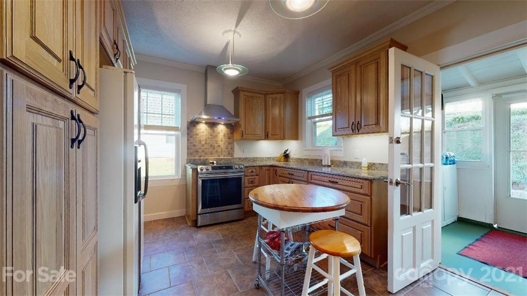 457 E Court Street Marion NC 28752