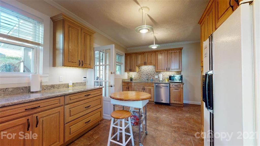 457 E Court Street Marion NC 28752