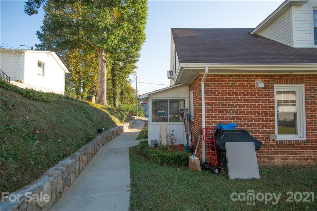 457 E Court Street Marion NC 28752