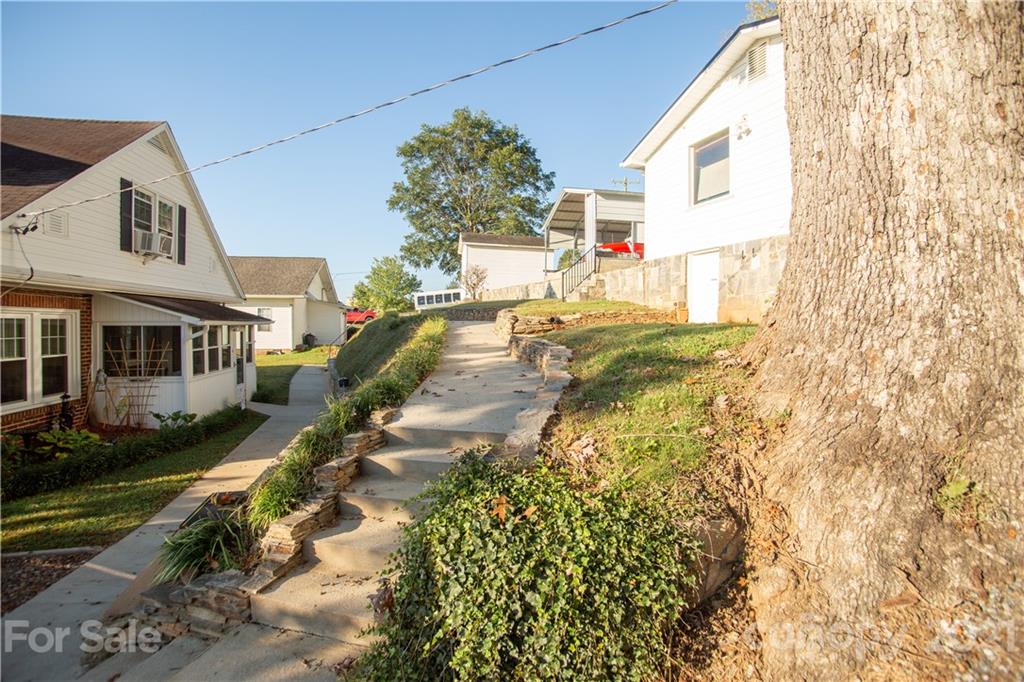 457 E Court Street Marion NC 28752