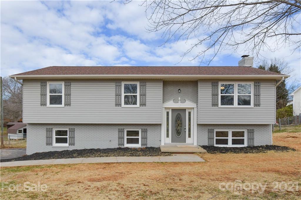 1772 Woodridge Circle Hickory NC 28602