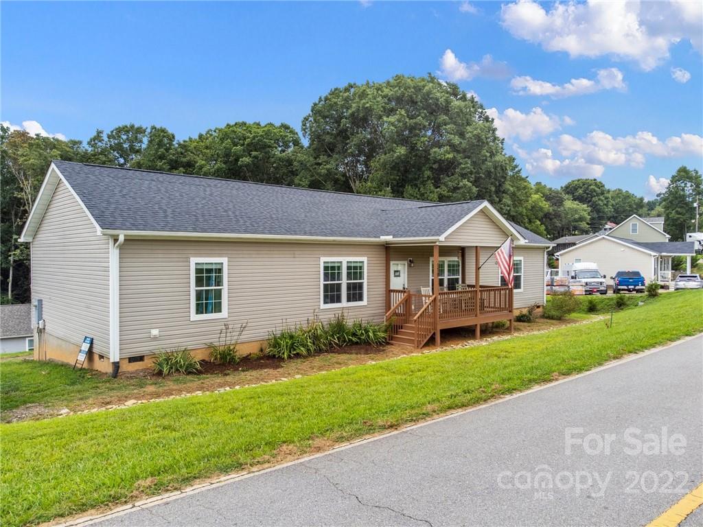 179 Bradshaw Circle Candler NC 28715