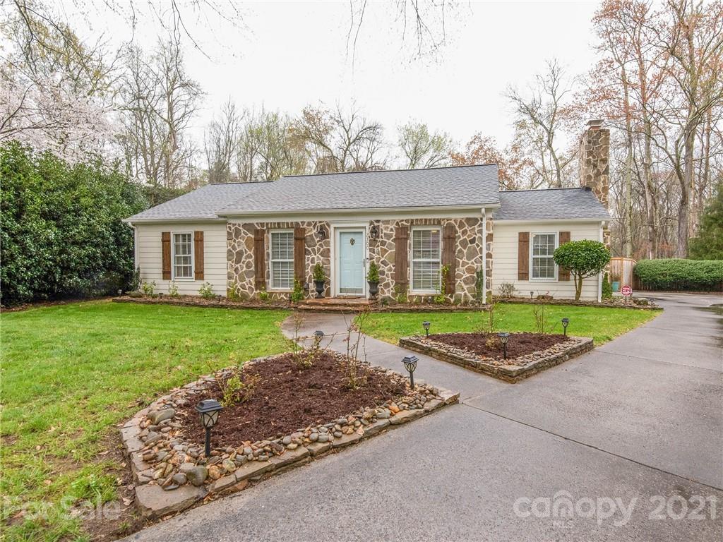 2300 Turnberry Lane Charlotte NC 28210