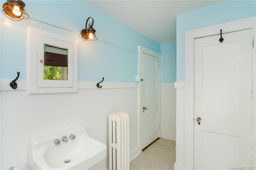 8 Furman Court Asheville NC 28801