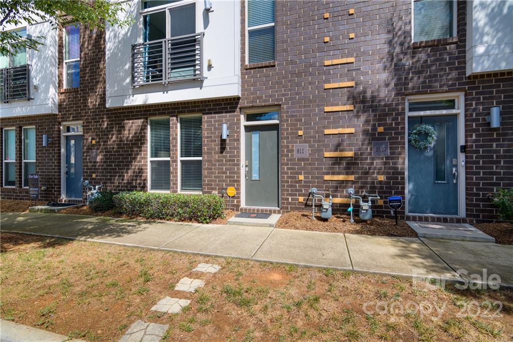 911 Warren Burgess Lane Charlotte NC 28205