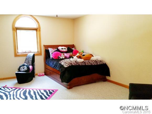 30 Spring Hill Drive Asheville NC 28804