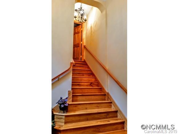 30 Spring Hill Drive Asheville NC 28804