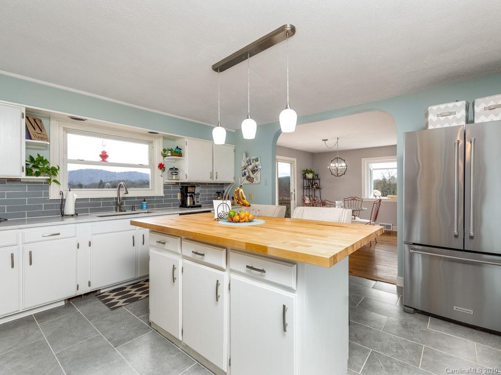 2 Deerview Lane Asheville NC 28804