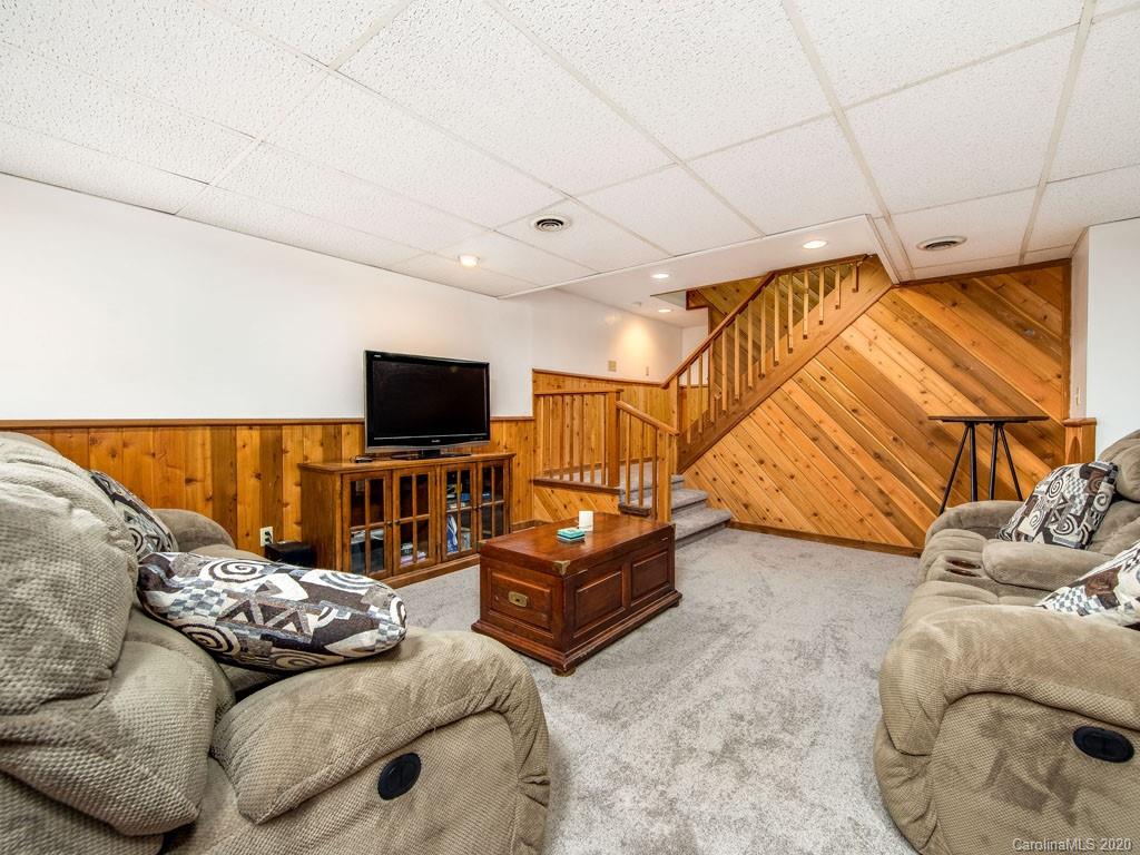 2 Deerview Lane Asheville NC 28804