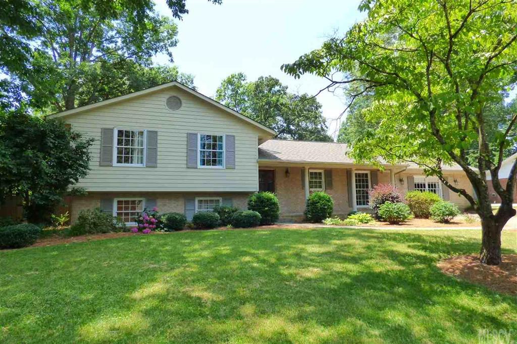 1017 15th Avenue Nw Hickory NC 28601